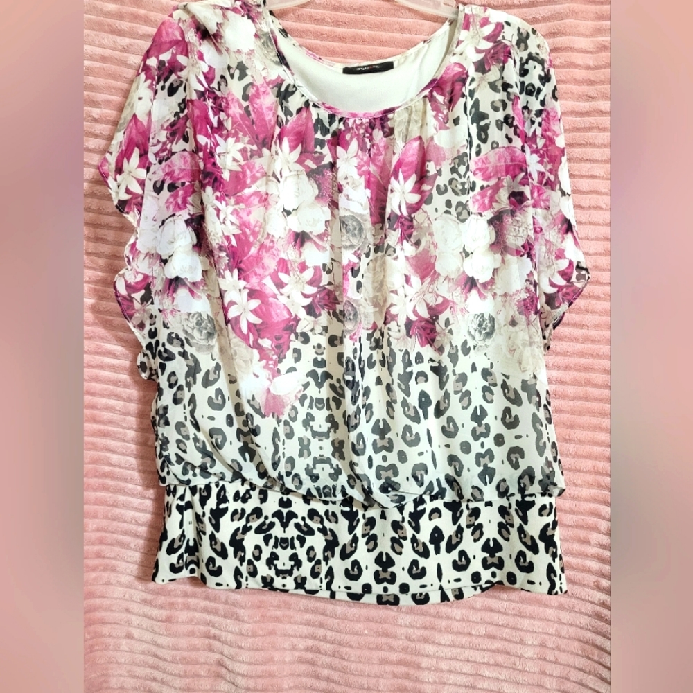 4/$25 Style and Company Size Large to Xl ,meant to be worn baggy gently used